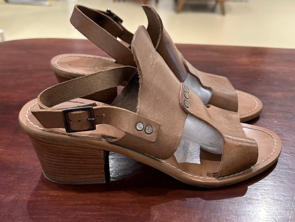 Women s Shoes 7.5 US 38 EU Tan Leather Heeled Sandals Barbara Barbi Circularity Boutique