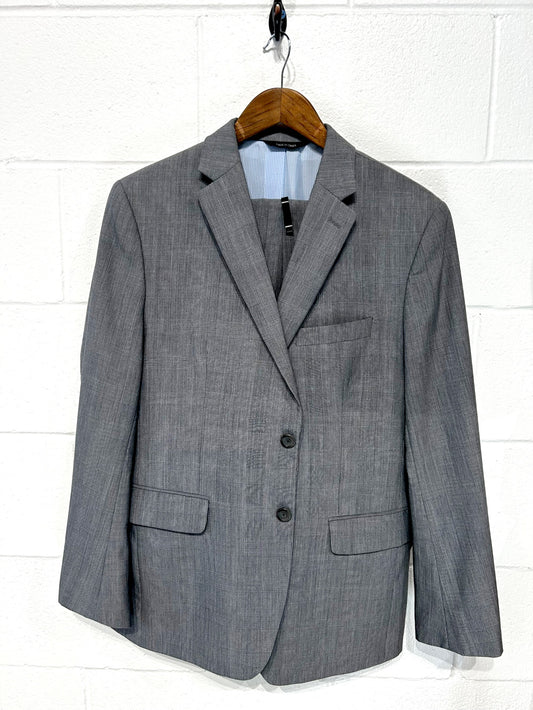 Men's 40S Suit, 100% Wool, Grey Prince of Wales Check, Banana Republic