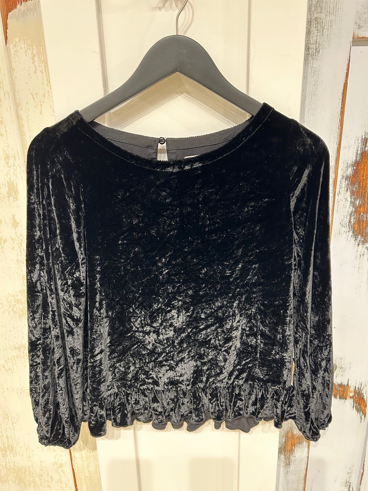 Women's XS Top Crushed Silk Mix Velvet with Ruffle Hem - Black, Chaser