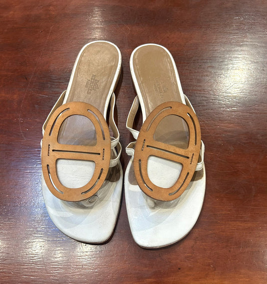 Women's Shoes - 8.5M US EU 39.5 Hermes Paris Galet Chaine d'Ancre Off-White Leather Flat Sandals, Leather Soles (Copy)