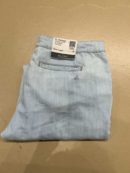 DL1961 Gwen Jogger - Light Wash "Powder" Jeans