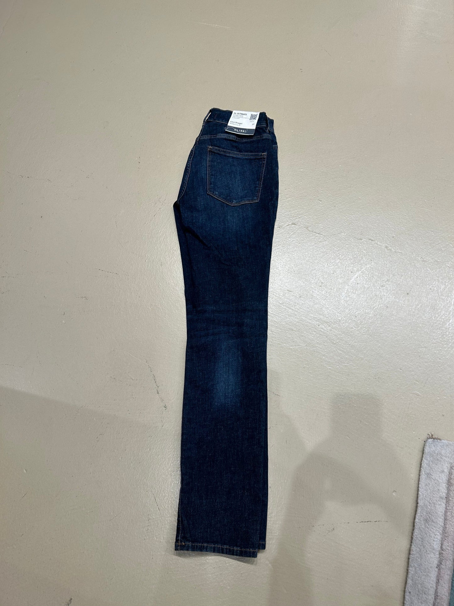 DL1961 Coco Straight "Solo" Mid Rise Curvy Straight Jeans