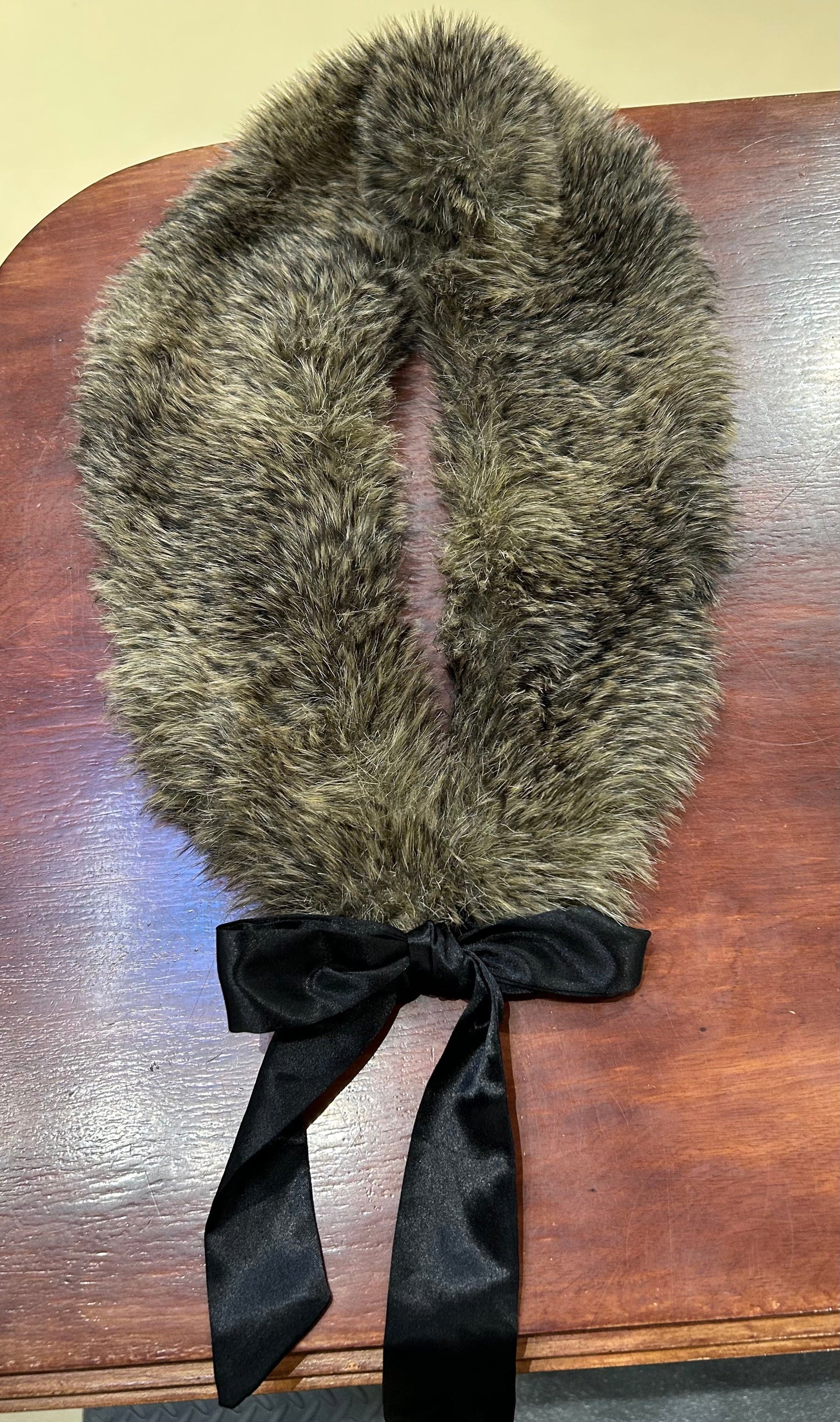 Fur Collar, Ribbon Tie