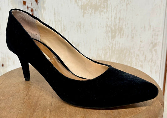 Women's Shoes - 6.5 M US, Sacha London "Kristie", Velvet Heels, Leather Sole, marked handmade