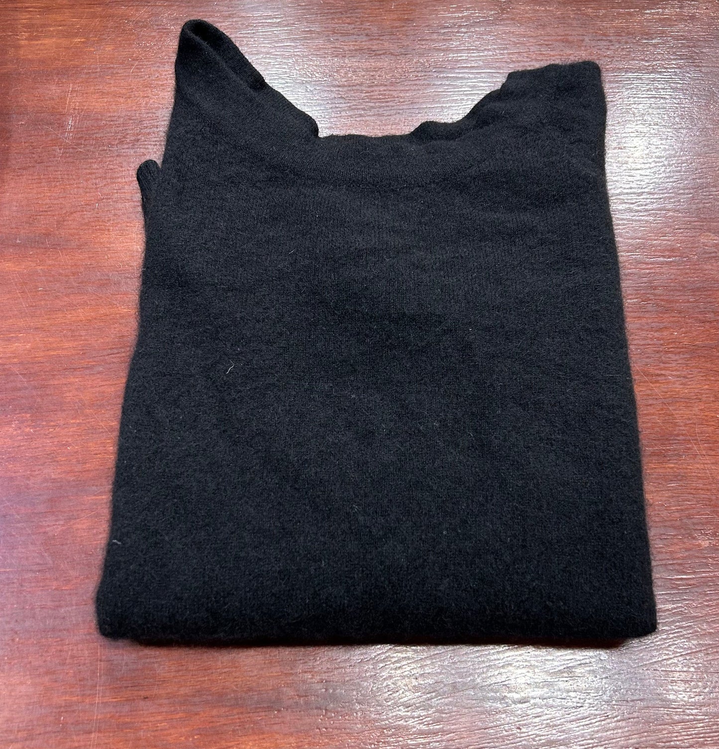 Women's M Cashmere Willi Smith Sweater Black Wide Scoop Neck