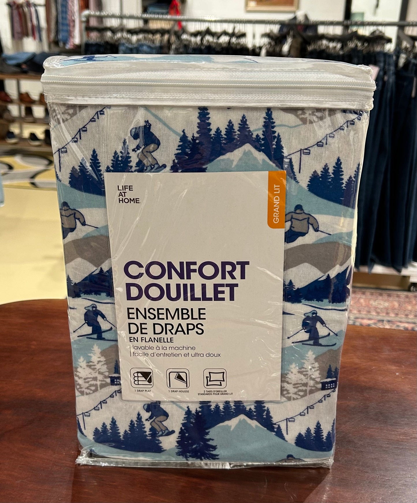 Local Pickup Only - Ski Motif Queen Flannel Sheets - New in Package