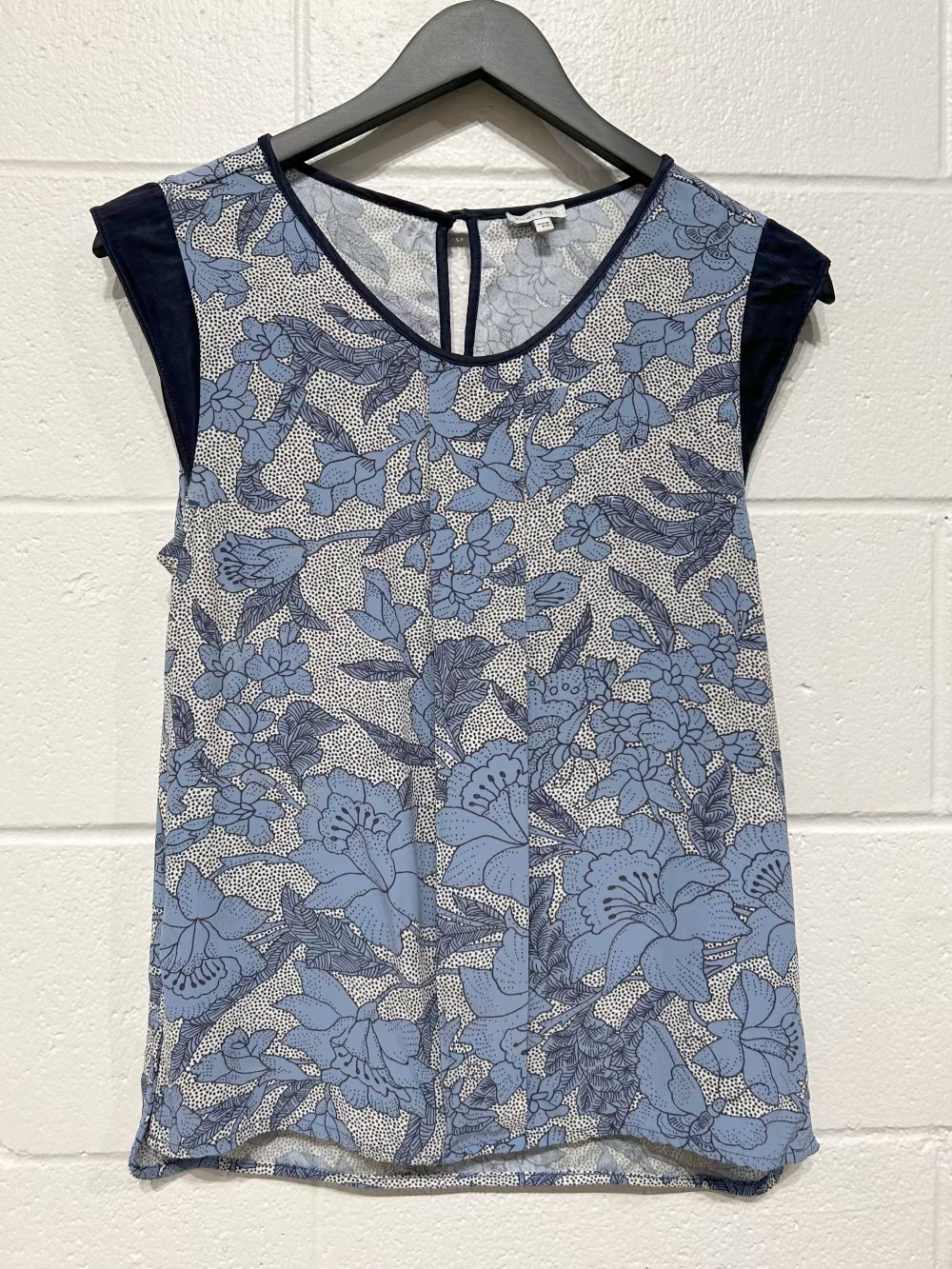 Women's M Viscose Top Shirt, Blue-White Floral, Sleeveless, Part 2