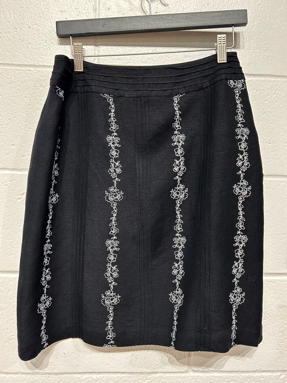 Women's 10 Skirt A-Line Black Linen Blend - Black Pintucks, Deane & White