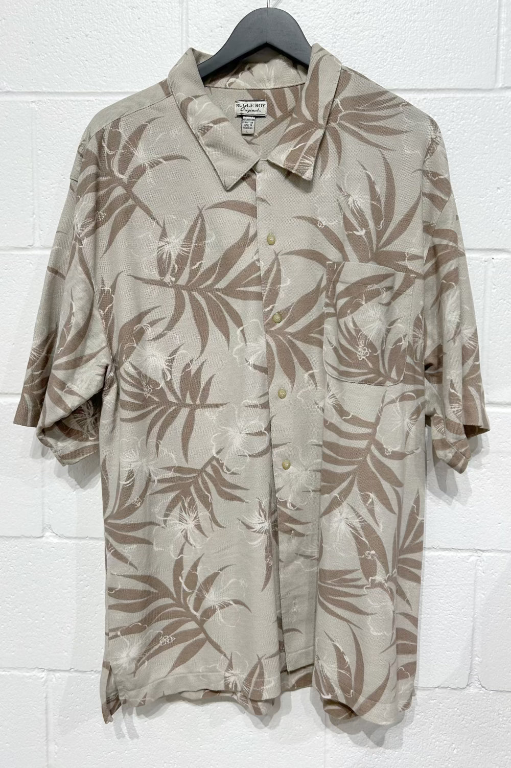 Men's L Knit Shirt,  Short Sleeve, Beige Hawaiian Print, Bugle Boy