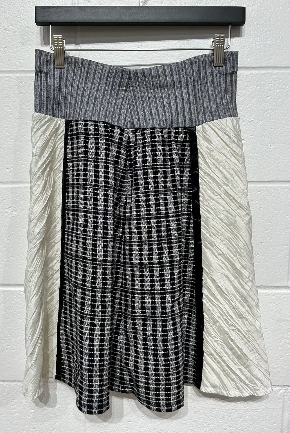 Women's M Skirt Handwoven, Cream/Black Nyiri Katalin