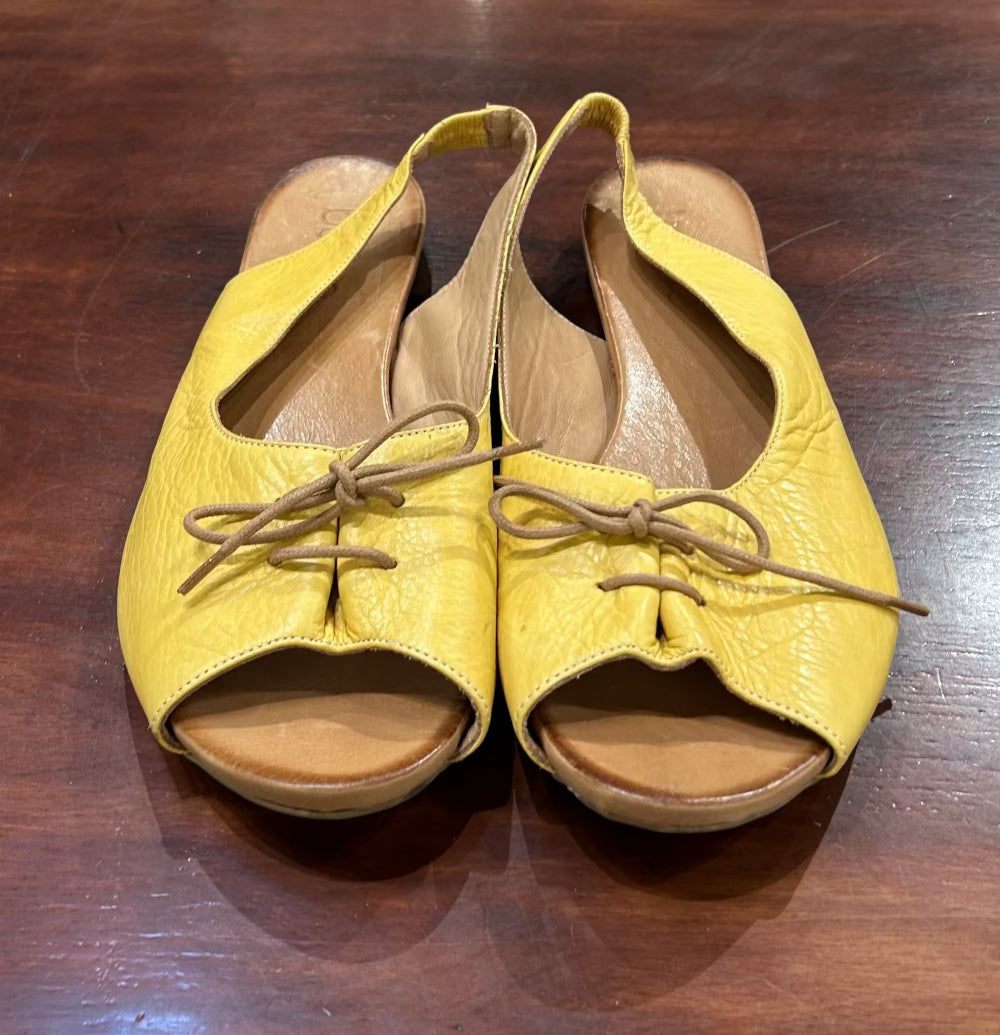 Women's Shoes - 11 M US/42 EU, Mustard Open Toe Sandals, Bueno