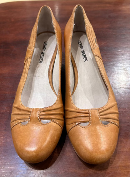 Women's Shoes - 6 US 36 EU Tan Leather Heels Gerry Weber