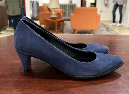 Women's Shoes - 37 EU/ 6.5 M US, Ecco Blue Suede Kitten Heels