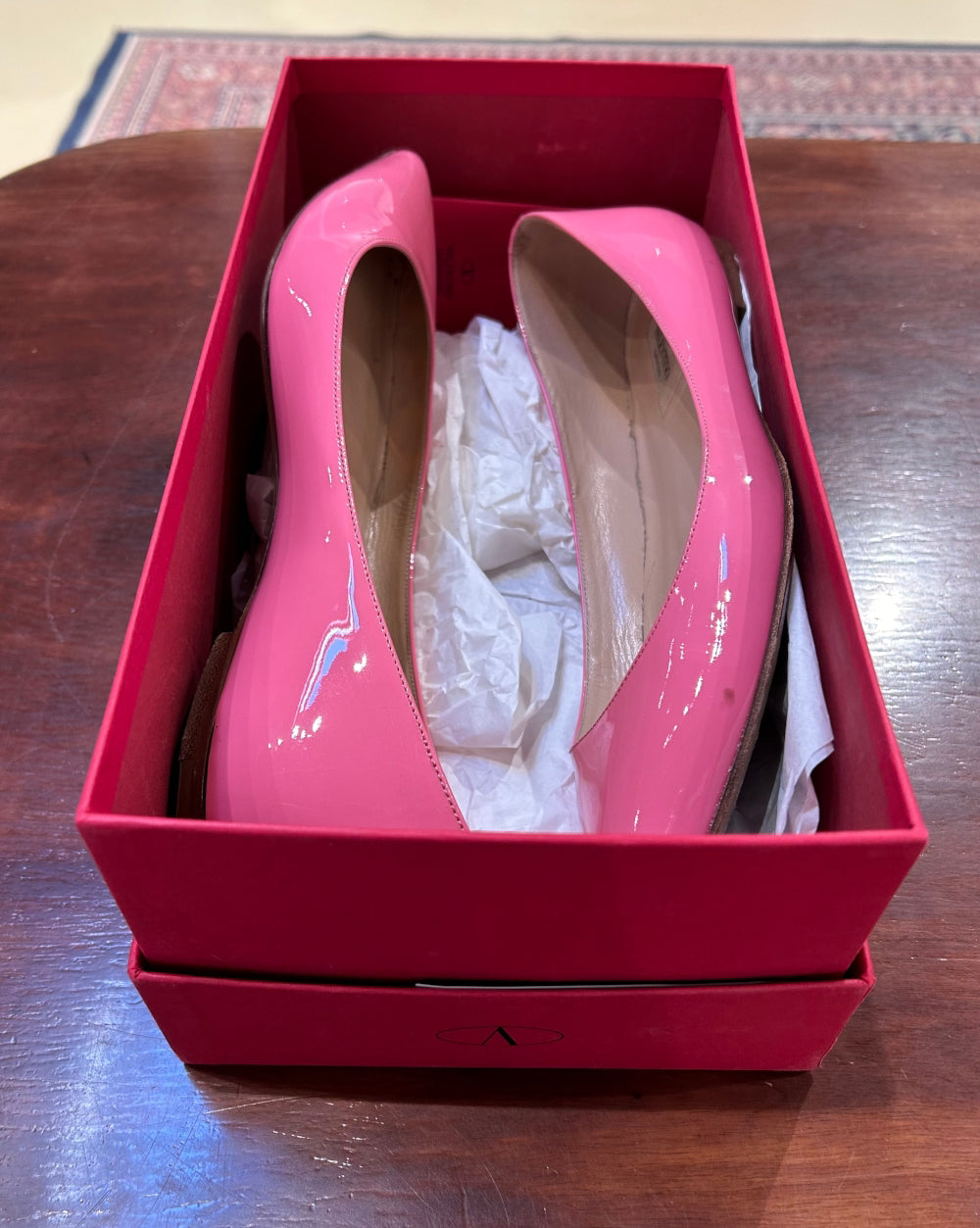 Women's Shoes - 39 EU/  8.5 M US, Valentino Pink Pointed Toe Patent Stud Flats