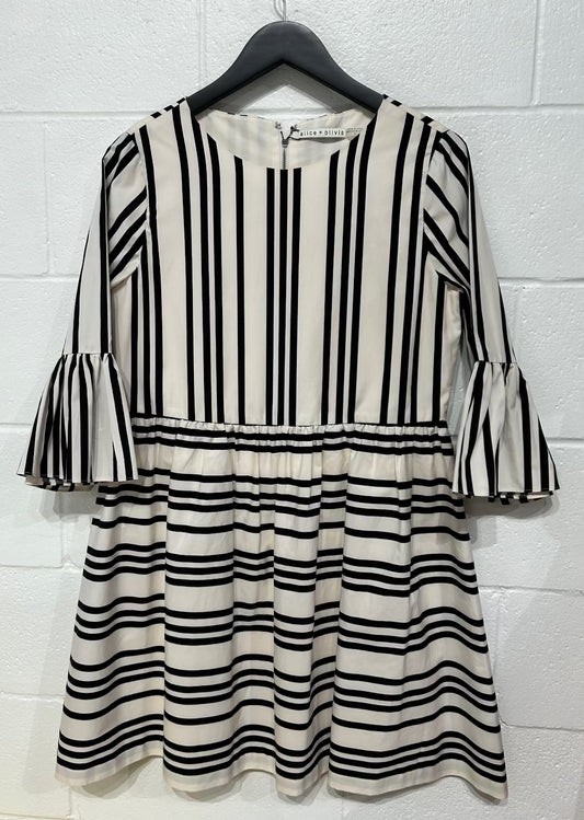 Women's Dress 6 Cream and Black, Ruffle Sleeve, Alice + Olivia, New with Tags NWT