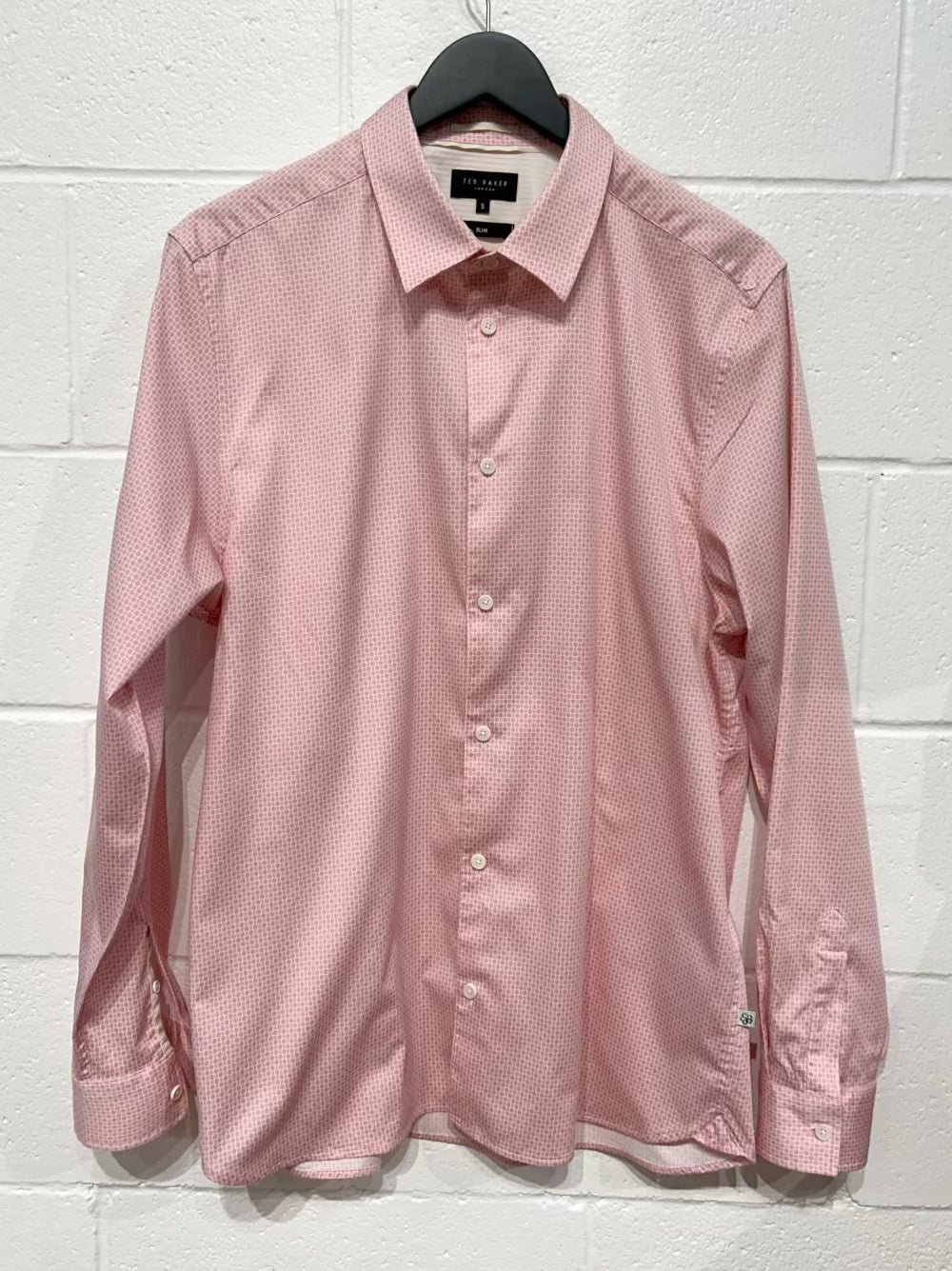 Men's XL (5) Cotton Shirt,  Long Sleeve, Button Up, Pink/White Geometric, Ted Baker